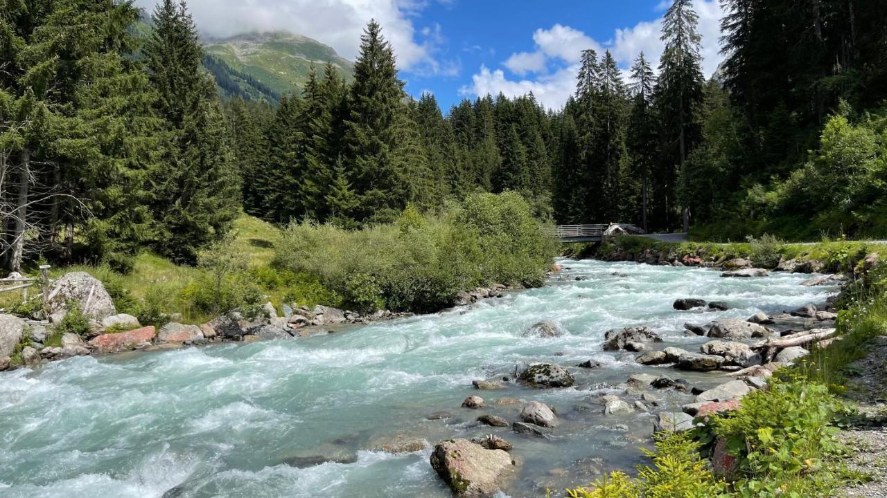 Ferienwohnung Mit Idyllischer Aussicht Klosters Bagian luar foto