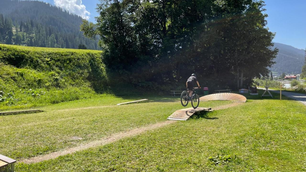 Ferienwohnung Mit Idyllischer Aussicht Klosters Bagian luar foto